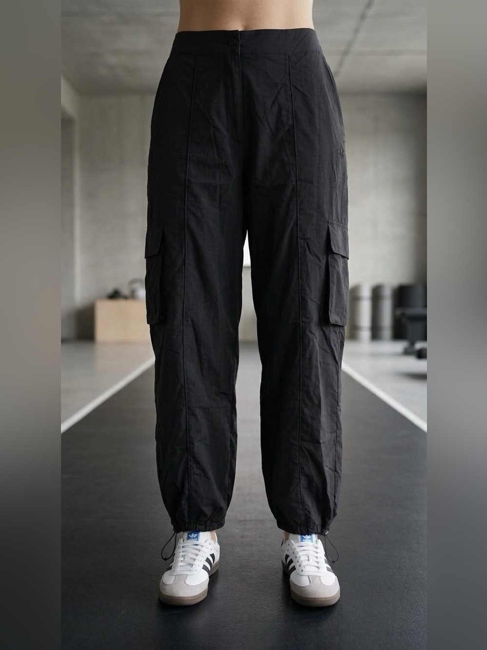 ✨adidas Originals Lightweight Parachute Cargo Pants/Black – Women’s Size US 16